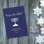 Cartão De Festividades Feliz Hanukkah Simple Menorah Blue<br><div class="desc">Feliz cartão de Cartões de natal Azul Hanukkah,  com uma simples menorah branca e design de tipografia de script. Com a inscrição personalizável branca,  você pode adicionar suas próprias informações. Uma forma festiva de enviar bons desejos aos amigos e entes queridos.</div>