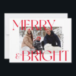 Cartão De Festividades Feliz moderna e tipografia brilhante Natal<br><div class="desc">Feliz e Brilho fotografa sua fotografia na frente e cria um padrão diagonal no verso. Uma linha de texto no lado direito da foto permite personalizar com seu nome ou mensagem favorita. Parte da coleção Tipografia Moderna de Felizes e Brilhos.</div>