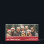 Cartão De Festividades Feliz Natal com uma foto panorâmica horizontal<br><div class="desc">Feliz Natal e Feliz ano novo! Personalize isso com 1 foto e nome de família. Inclui uma opção para adicionar os primeiros nomes dos membros da sua família.</div>
