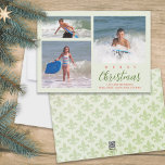 Cartão De Festividades Feliz Natal Foto Collage Green<br><div class="desc">Padrão Fleur de Lis na parte de trás desta carta com um fundo verde claro. Colocação de fotos no lado frontal. Este design apresenta um feliz cartão de Natal, foto-colagem, com um elegante simples, clássico, tradicional, verde, com tipografia de pincel, minimalista e simples fêmur de Lis, cartões com fotos botânicos...</div>