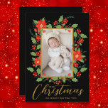 Cartão De Festividades Feliz Natal Foto Floral<br><div class="desc">Poinsettias,  bagas e verde acenam sua foto favorita com seus nomes e saudações em letras quicas,  uma bela maneira de enviar alegria de férias. Selecione alta definição para melhor qualidade de impressão.</div>