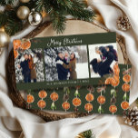 Cartão De Festividades Feliz Natal Rustic 3 Photo Collage<br><div class="desc">Celebrar a magia do feriado com o nosso cartão de férias de colagem fotográfica da Rustic Woodland Three Photo Collage. Com três das suas fotos mais queridas, acentuadas com um toque de galhos de pinheiro aquoso, bastões de canela e fatias de laranja, criando um encantador e único brilho de guardas...</div>