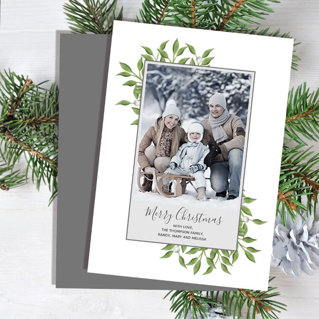 Cartão De Festividades Feliz Natal Verde Elegante Folhagem de inverno (Merry Christmas holiday greenery photo card with a grey border. )