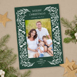 Cartão De Festividades Feliz Natal White Winter Greenery Foto<br><div class="desc">Um cartão de boas-vindas de Natal com fotografia vertical,  com um elegante quadro verde de inverno branco sobre fundo verde escuro.</div>