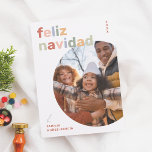 Cartão De Festividades Feliz Navidad | Postal Colorida y Moderna 2 Fotos<br><div class="desc">Llene de color y alegría sus sados navideños con esta tarjeta de Navidad. Esta postal apresenta "Feliz Navidad" em letras de tonos pastel divertidos, junto a una foto familiar em circular. Este diseño resalta su retrato familiar de manera. El año está escrito verticalmente en la esquina superior derecha, mientras que...</div>