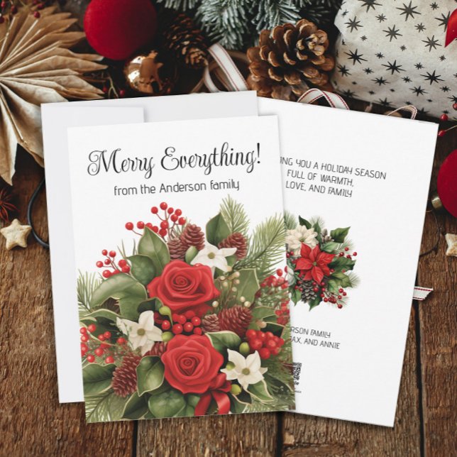 Cartão De Festividades Feliz Tudo Feriado Vermelho Branco Verde Verde Ver (Red and white floral and greenery "Merry Everything" holiday greeting card. Personalized text.)