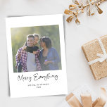 Cartão De Festividades Feriado Azul da Família Foto da Família do Script<br><div class="desc">Celebre a estação com este design de script "Tudo Feliz" em uma paleta de cores azul e branca. Apresentando uma foto da família de cheios e uma mensagem clara e elegante de escrita, esta design minimalista traz uma sensação moderna e rústica aos seus cartões de natal. O grande espaço fotográfico...</div>