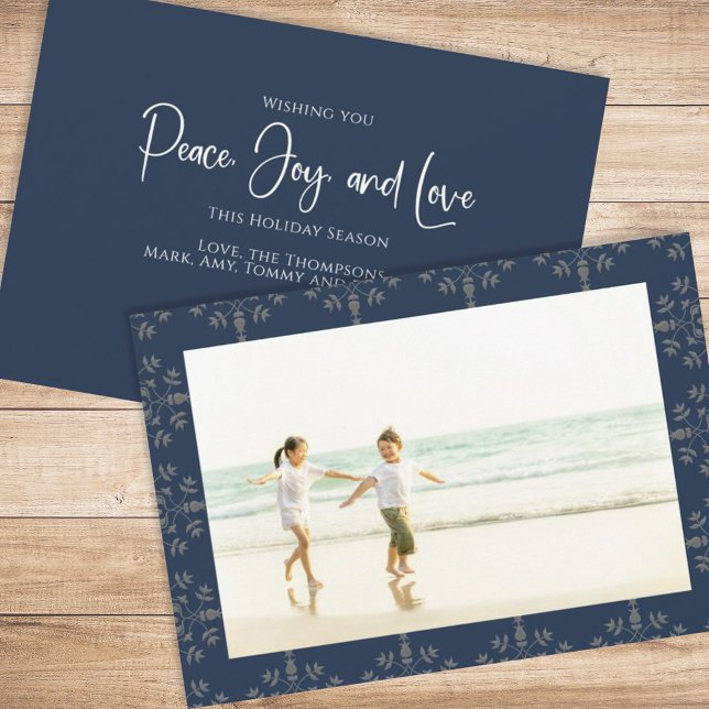 Cartão De Festividades Feriado Joy Love Elegante Snowflakes 1 Foto (Christmas holiday simple peace, joy, and love navy blue photo card. )