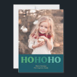 Cartão De Festividades Feriado Moderno Simples | Foto Verde 2<br><div class="desc">Este simples cartão de feriado "Cute" apresenta o texto ho ho numa fonte moderna de estilo retrô. Há um ponto na frente para você colocar uma pequena mensagem e seu nome. A parte de trás apresenta uma grande foto. Cores e layouts adicionais disponíveis em nosso compro zazzle - para personalização...</div>