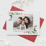 Cartão De Festividades Feriados Felizes da Watercolor Holly Greenery<br><div class="desc">Feliz Feriados! Envie a sua família e amigos seus cartões de natal mais quentes com esta placa lisa personalizável de férias com aquarela. Apresenta ilustrações de aquarelas de saltos e verde festivo. Personalize adicionando uma foto paisagem e seus textos. Este cartão de feriado de cor d'água está disponível em outro...</div>