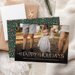 Cartão De Festividades Feriados Felizes Simples Elegantes Floral de Volta<br><div class="desc">Este belo cartão com fotos de feriado apresenta na moda, tipografia moderna no fundo, lendo, "Feliz feriado" no marfim. Uma camada escura de gradiente permite que o texto se destaque contra qualquer foto. O verso do cartão contém um padrão floral e verde desenhado à mão em cores tradicionais, vermelho, verde...</div>