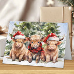 Cartão De Festividades Festivo Highland Fazenda de Vaca Animal Feliz Nata<br><div class="desc">Este Natal, envie seus desejos mais calorosos para seus entes queridos com nossos adoráveis cartões de Natal de Vaca Highland! Apresentando um belo trio de vitelos da Highland, todos viciados em trajes festivos, esses cartões certamente trarão um sorriso para a face de qualquer um. Vaca vestindo chapéu de Papai Noel...</div>