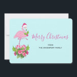 Cartão De Festividades Flamingo cor-de-rosa no Natal Whimsso de Santa Hat<br><div class="desc">Um cartão de natal plano com um flamingo de Natal tropical vestindo um chapéu de Santa rosa. Debaixo dos pés está um buquê doce de cana com flores tropicais bonito e amoras rosa. Um punho de Holly no peito.</div>