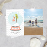 Cartão De Festividades Flamingo Snow Glove Beach Photo Christmas<br><div class="desc">Ilustração de um globo de neve de dentro flamingo vestindo um chapéu e cachecol com palmeiras e neve.  Globe diz,  "desejos calorosos" Personalize o nome e a foto.</div>