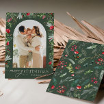 Cartão De Festividades Floresta Verde Arch Moderno 1 Foto Feliz Natal<br><div class="desc">Esta coleção apresenta florais vermelhos de aquarela,  bagas e verde de inverno com tipografia moderna e elegante,  com padrão botânico de inverno.</div>
