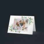 Cartão De Festividades Folhagem de Natal com Aquarela e Frame Holly<br><div class="desc">Feliz Natal! Enviar desejos de férias para a família e amigos com este cartão de férias verde. Apresenta a ilustração aquarela de colas,  agulhas de pinheiros e eucalipto e verde-d'água com tipografia clássica. Personalize apresentando sua foto favorita e adicionando nomes e mensagens. Itens correspondentes estão disponíveis.</div>