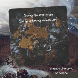 Cartão De Festividades Folhas e bolotas de carvalho em águas escuras