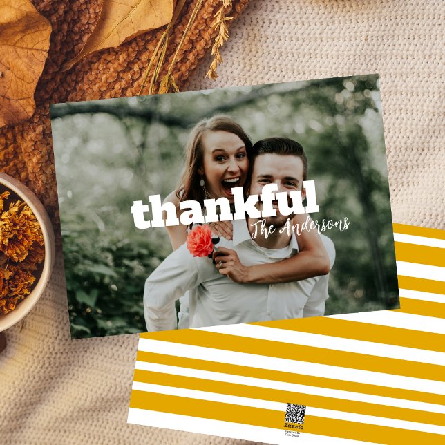 Cartão De Festividades Foto amarela de mostarda simples moderna - Ação de (Criador carregado)