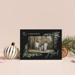 Cartão De Festividades Foto botânica elegante negra, Natal simples<br><div class="desc">Imagem botânica,  elegante e negra,  simples e alegre,  design do cartão de Natal.</div>
