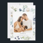 Cartão De Festividades Foto Botânica Joyful Artic Winter<br><div class="desc">Joyful Artic Winter botânico,  cartão de férias multifoto. Cartões,  elegantes caixilhos de aquarelas de inverno,  algodão,  folhas e palitos,  com suporte e texto de cor de cinza. Foto do solteiro na frente e duas fotos na parte traseira.</div>