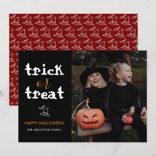 Cartão De Festividades Foto clássica de família no Halloween: Doces ou Tr