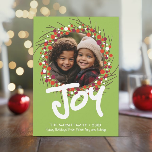 Cartão De Festividades Foto com a Farmhouse Berry Wreath - Joy Red Green (Unique online Christmas Card with 1 photo and a whimsical wreath border)
