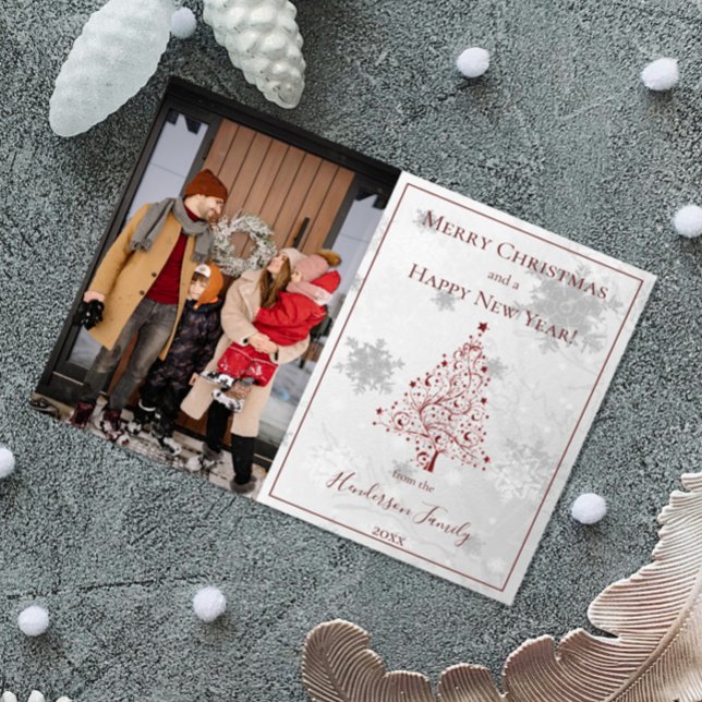 Cartão De Festividades Foto da Árvore de Natal Vermelha (Red Christmas Tree Photo Holiday Card)