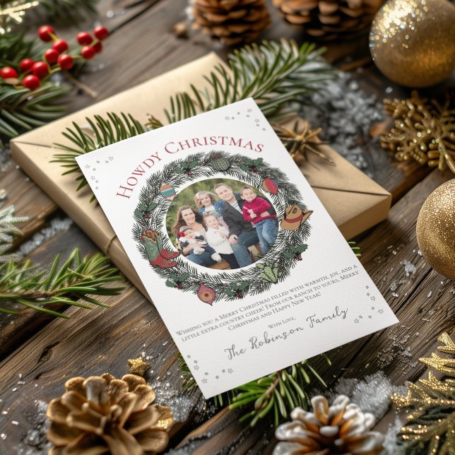 Cartão De Festividades Foto da Família Country Christmas Wreath (Country Christmas Card Featuring Hand-Drawn Wreath, Vintage Ornaments, Cowboy Boots, Hat and Holly.)