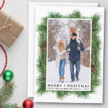 Cartão De Festividades Foto da família de quadros de pinheiro de Watercol<br><div class="desc">Quadro de Pine Verde Elegante Moderno com Pine Cones Foto da Família Pine Cones Feliz Cartão de Natal</div>