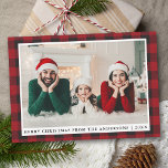 Cartão De Festividades Foto da Família Feliz de Natal da Xadrez Vermelha<br><div class="desc">Foto da família rustic Red Buffalo Xadrez Feliz Cartão de Natal</div>