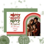 Cartão De Festividades Foto da Família Feliz de Natal em Arch Retro<br><div class="desc">Design de fotografia de arco retrorreflector com moldura riscada em tons de rosa-do-céu,  terracota e verde-sábio em branco "feliz Feliz Natal".</div>