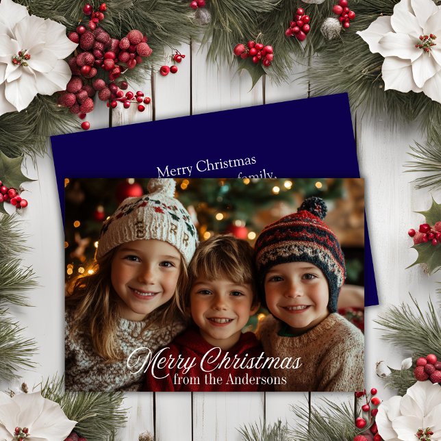 Cartão De Festividades Foto da Família Personalizada de Feliz Natal em Sc (Modern Script Merry Christmas Custom Family Photo Holiday Card)