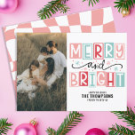 Cartão De Festividades Foto Da Família Retro De feliz E Tendência Brilhan<br><div class="desc">Celebre a temporada com alegria e nostalgia usando nossa Feliz e o Cartão de Férias da Família Retro Retro da Trendy Trendy. Esta carta encantadora combina uma design vibrante e retrorinspirada com uma reviravolta moderna, fazer-a perfeita para compartilhar alegria festiva com a família e os amigos. O padrão lúgubre e...</div>