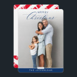 Cartão De Festividades FOTO DA FAMÍLIA Sobreposição de caligrafia moderna<br><div class="desc">por kat massard >> www.simplysweetPAPERIE.com <<< Uma design super simples de cartão de fotos para celebrar a temporada com familiares e amigos. Máxima área para mostrar sua linda família! DICA 1. Para redimensionar/reposicionar a foto, pressione o botão "personalizar". 2. Você também pode alterar as fontes, mover e adicionar mais texto!...</div>