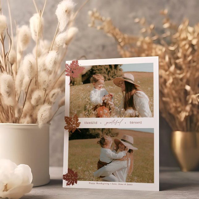 Cartão De Festividades Foto de Ação de Graças Agradecida, Abençoada (Thankful, grateful, blessed, Thanksgiving photo card shown standing up by gold and cream foliage)