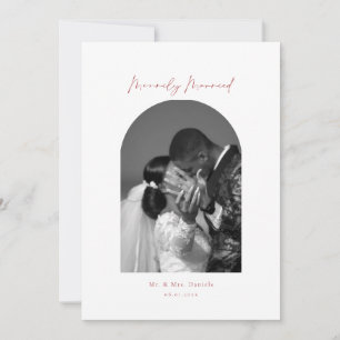 Cartão De Festividades Foto de Arco Mínima Vermelha Merrily Casada