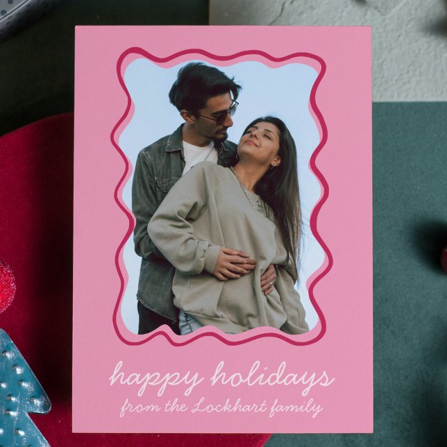 Cartão De Festividades Foto de Borda Whimsical Desenhada à Mão Rosa (pink wavy border photo holiday christmas card cool whimsical funky modern holiday greeting card)
