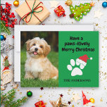 Cartão De Festividades Foto de Cão Pet Engraçado Paw Santa Hat Feliz Nata<br><div class="desc">Foto engraçada e bonita de cachorro Cartão de saudação de Natal decorado com uma pata e um chapéu vermelho de Papai Noel. Adicione uma foto do seu filhote à frente deste cartão verde de Natal. O texto diz: "Tenha um Natal Feliz,  com as patas."</div>