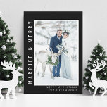 Cartão De Festividades Foto de Casamento Casado e Feliz Preto<br><div class="desc">Um guião simples moderno,  casado e feliz,  cartão de Natal,  com uma segunda fotografia no verso.</div>