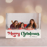 Cartão De Festividades Foto de Cheio de Natal Simples Clássico<br><div class="desc">Celebre a temporada com este simples e único cartão de feriado de cheio de Feliz Natal, com um toque de charme vintage. A design minimalista apresenta uma elegante paleta de cores vermelha e verde, evocando o espírito aconchegante do inverno. O seu apelo moderno e divertido, aliado à formulação tradicional, cria...</div>