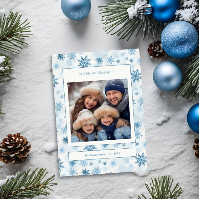 Cartão De Festividades Foto de Família em Aquarela Azul e Branco de Floco (Snowflake Blue and White Watercolor Family Photo Card Blessings )
