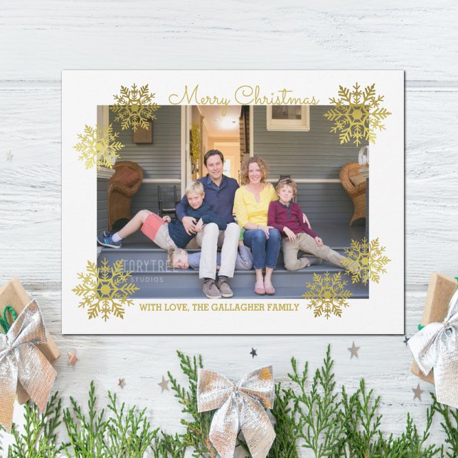 Cartão De Festividades Foto de Feriado de Neve Chic Shimmering Dourado (Gold Shimmering Chic Snowflake Holiday Photo Card)