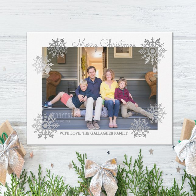 Cartão De Festividades Foto de Feriado de Snowflake Chic Shimmering Silve (Silver Shimmering Chic Snowflake Holiday Photo Card)
