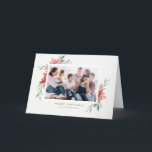 Cartão De Festividades Foto de Flores Vermelhas de natais vintages<br><div class="desc">Feliz Natal! Envie desejos de férias e saudações com este cartão com fotos de férias elegante e vintage. Apresenta ilustrações de cor d'água da poinsettia vermelha com verde. Personalize este cartão floral de Natal adicionando a sua foto favorita, saudação, nomes e outros detalhes. Os textos são perfeitamente editáveis. Disponível como...</div>