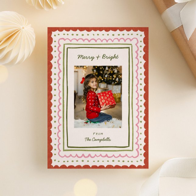 Cartão De Festividades Foto de Natal de Quadros Desenhados à Mão (whimsical hand-drawn scalloped and curly frames holiday photo card)