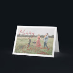 Cartão De Festividades Foto de Script Russo no Natal Moderno<br><div class="desc">Cartão de Natal com fotos modernas, com um design simples e mínimo, com "Feliz Natal" num elegante e vermelho roteiro rústico sobre a sua foto favorita junto com o seu nome de família. O modelo inclui uma camada branca para ajudar o texto a se destacar sobre sua foto e pode...</div>