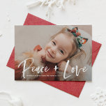 Cartão De Festividades Foto de Sobreposição de Paleta de Pincel de Paz e<br><div class="desc">Paz e amor! Envie desejos de férias e saudações com este cartão com fotos de feriado. Ele apresenta uma citação de 'Paz   Amor' em letras de pincel. Personalize esta placa holida adicionando sua foto favorita,  saudação,  nomes e outros detalhes. Disponível como cartão plano,  cartão dobrado e cartão postal.</div>