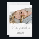 Cartão De Festividades Foto do Calendário Modern Torn 2026 Feliz Natal<br><div class="desc">Modern Torn Photo efeito 2026 Calendar no final Feliz Natal. Comemore a temporada em estilo com este cartão de Natal fotográfico moderno com sua própria imagem enquadrada em uma forma de efeito de papel rasgado. Este design de cartão de feriado minimalista coloca sua foto na frente e no centro, com...</div>