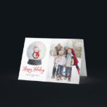 Cartão De Festividades Foto do Globo de Neve Pinguim Cótea<br><div class="desc">Feliz Férias! Envie um aplauso festivo nesta temporada com este cartão de feriado fotográfico personalizável. Ele apresenta uma escrita química e uma ilustração aquática de um globo de neve com um pinguim adorável em engrenagens de inverno. Personalize adicionando uma foto, nomes, ano e outros detalhes. Este cartão de feriado de...</div>