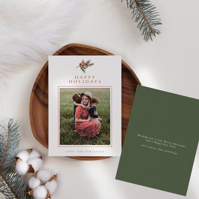 Cartão De Festividades Foto do Modern Pine Branch & Berries (Criador carregado)